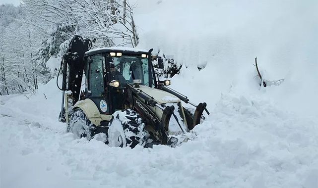 Rize'de kar nedeniyle 189 köy yolu ulaşıma kapandı