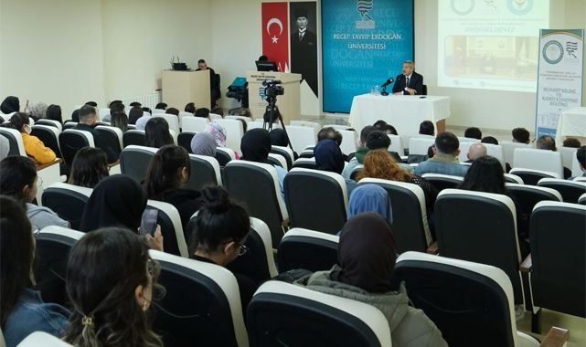 RTEÜ'de öğrencilerle söyleşi