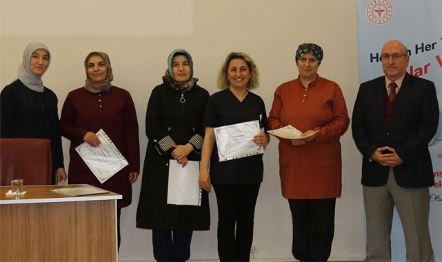 Rize'de 25 yıl ve üzeri hizmet veren hemşireler ödüllendirildi